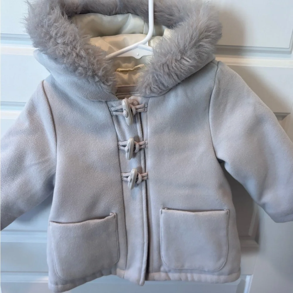 Carter’s Little Girls Grey Faux Fur Hooded Coat w/Toggle Buttons Size 18 M